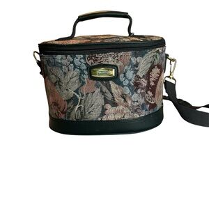 American Tourister Cosmetic Bags & Cases for Women on Sale up to 90% Off:  Poshmark